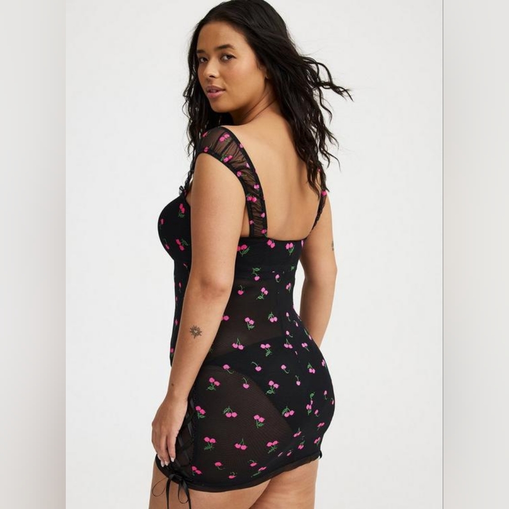 Cherry Lace Wireless Chemise NWT Size 1X